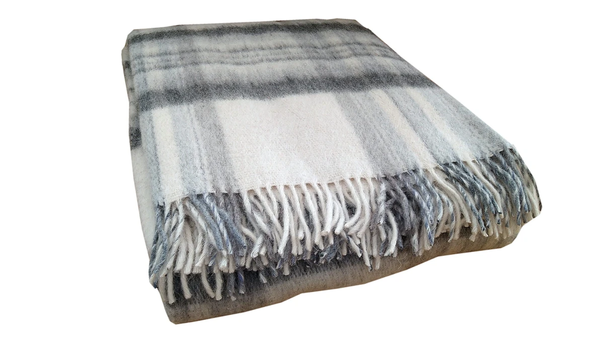Koc Tkany Frędzle - Wiola - Wooltex.pl