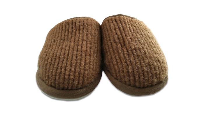 Kapcie Relax Classic - Brązowy - Wooltex.pl