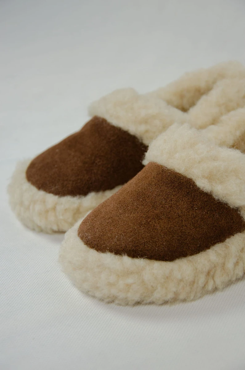 Kapcie Dziecięce Pełne - Brązowe - Wooltex