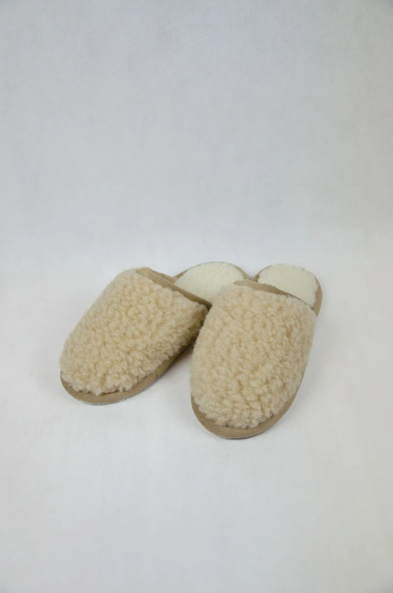 Kapcie Janosik - Beżowy - Wooltex.pl