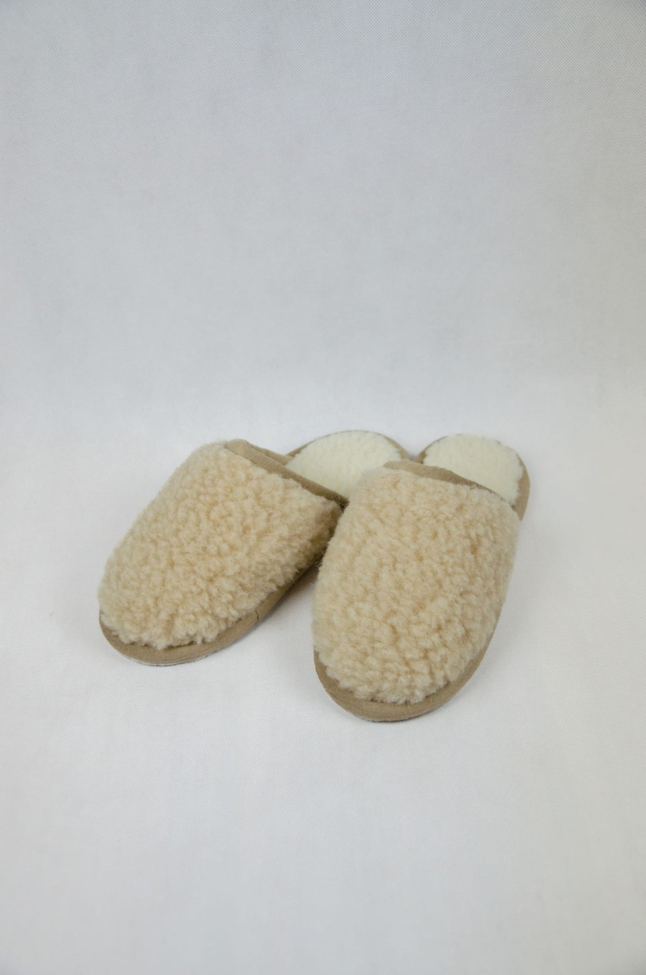 Kapcie Janosik - Beżowy - Wooltex.pl