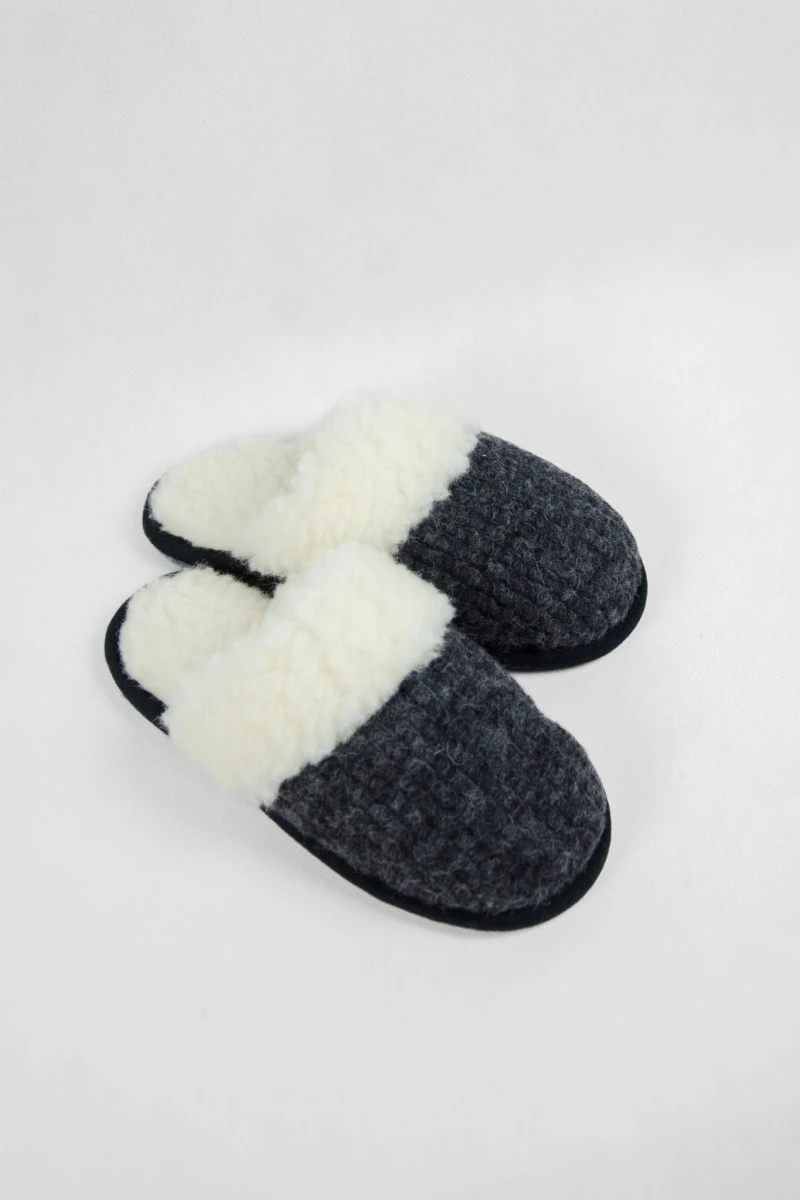 Kapcie Relax II - Grafitowy - Wooltex.pl