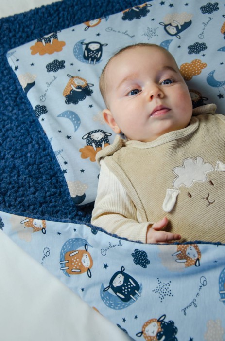 Kocyk Wełniany Dziecięcy z Poduszką Owieczka Granatowy