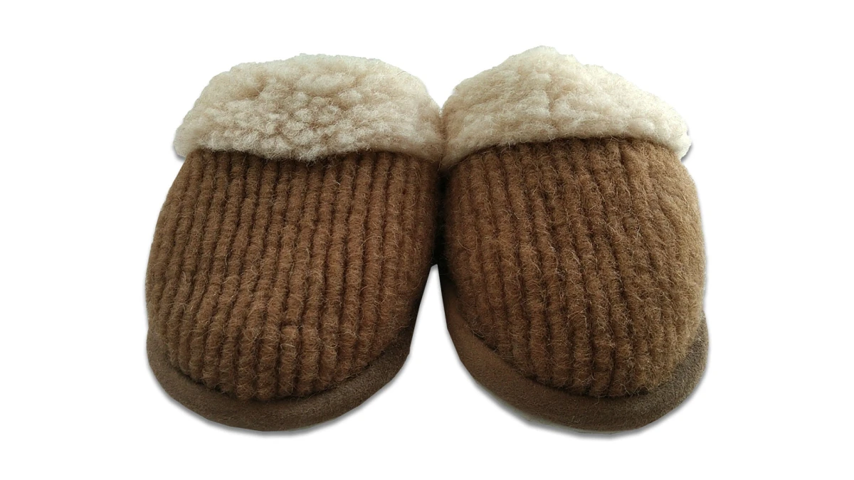 Kapcie Relax II - Brązowy 2 - Wooltex.pl